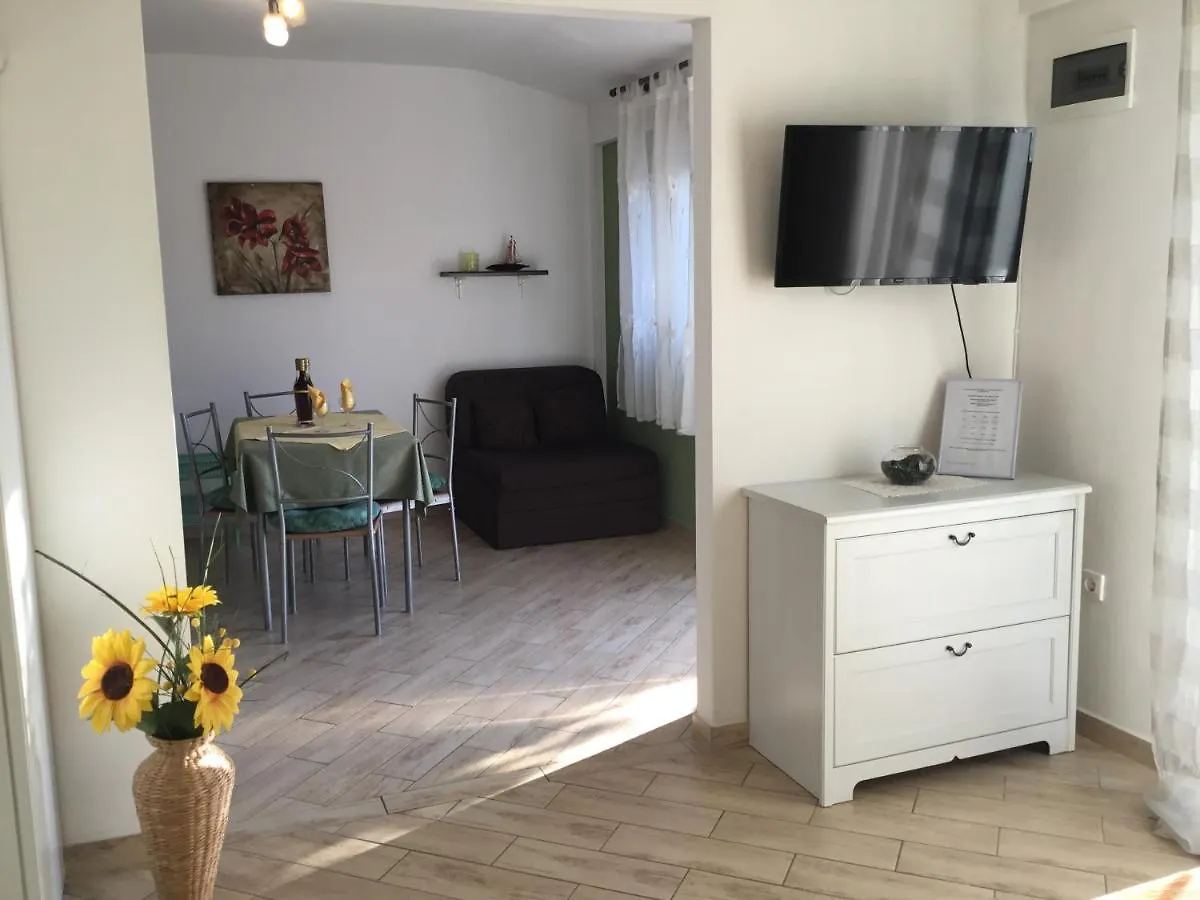 Great Holidays At Apartments Nada&Metti In Medulin Croatia