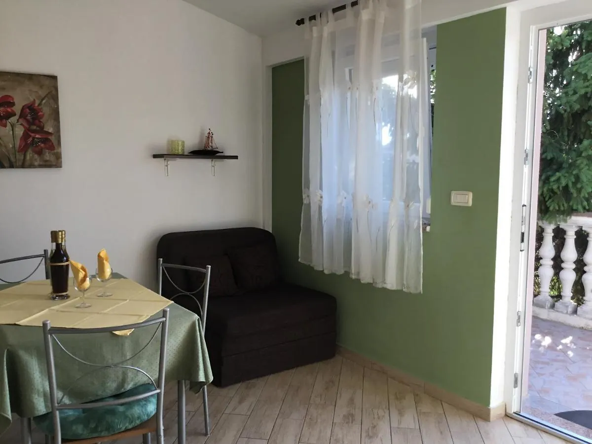 Great Holidays At Apartments Nada&Metti In Medulin Croatia