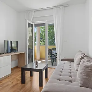 Apartman Neea, Medulin