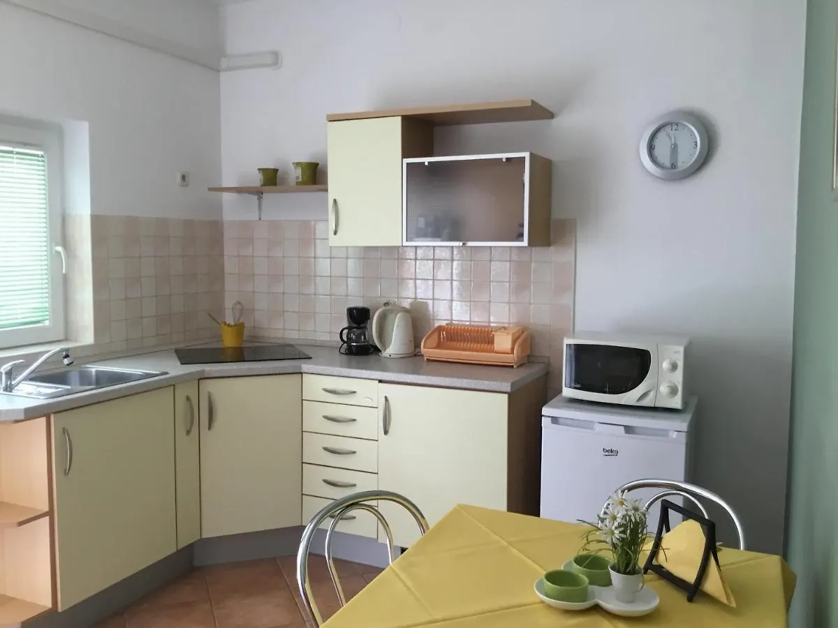 Great Holidays At Apartments Nada&Metti In Medulin Croatia