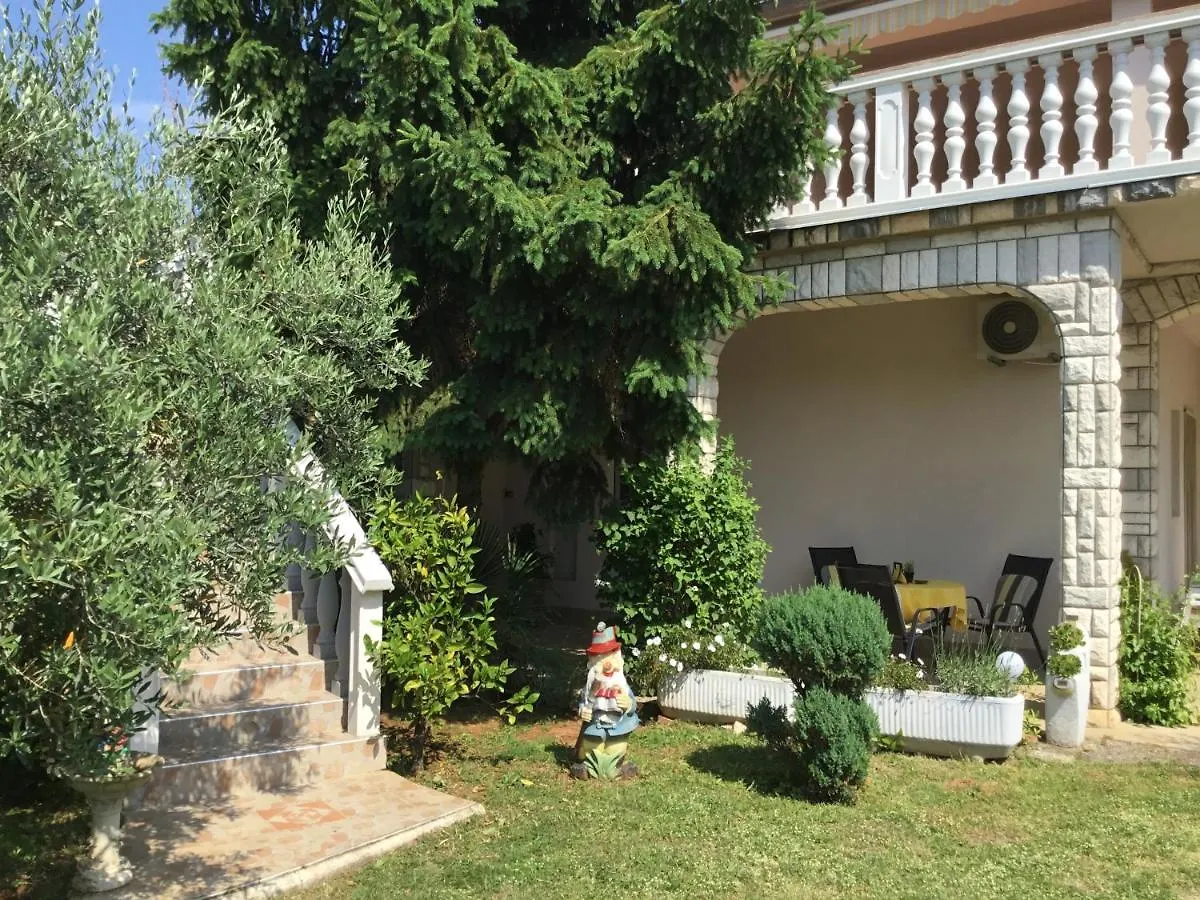 Great Holidays At Apartments Nada&Metti In Medulin 0*,  Croatia